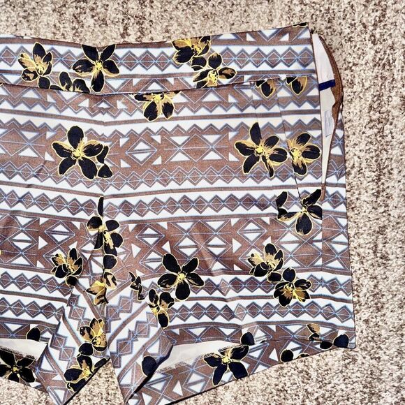 J. Crew Women's Stretch Hawaiian Print Flat Front Chino Shorts Brown Size 8 - Picture 8 of 8